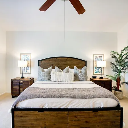 Upscale Phoenix Abode Walk To South Mountain Park