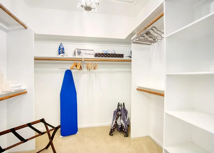 Villa Upscale Abode: Walk To South Mountain Park *