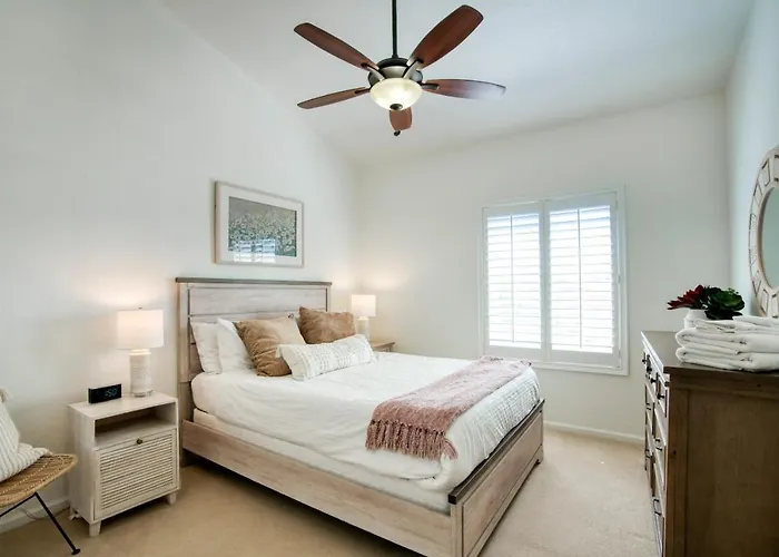 Villa Upscale Abode: Walk To South Mountain Park Phoenix
