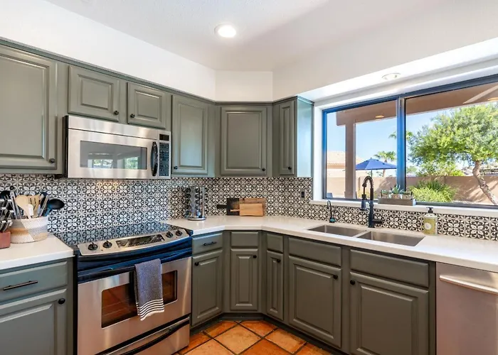 Upscale Abode: Walk To South Mountain Park Villa