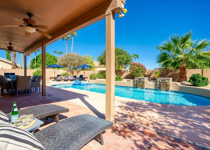 Villa Upscale Abode: Walk To South Mountain Park