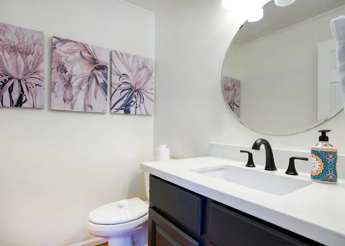 Upscale Abode: Walk To South Mountain Park Villa *