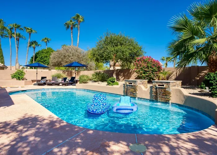 Villa Upscale Abode: Walk To South Mountain Park *