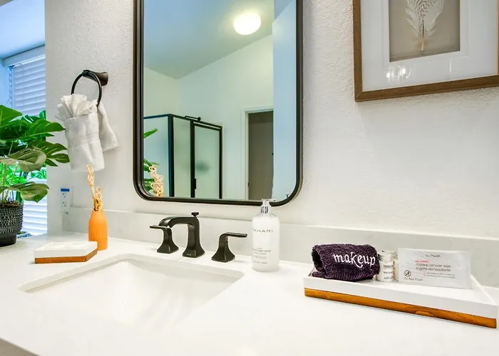 Villa Upscale Abode: Walk To South Mountain Park Phoenix