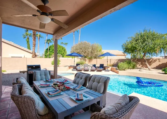 Upscale Abode: Walk To South Mountain Park *